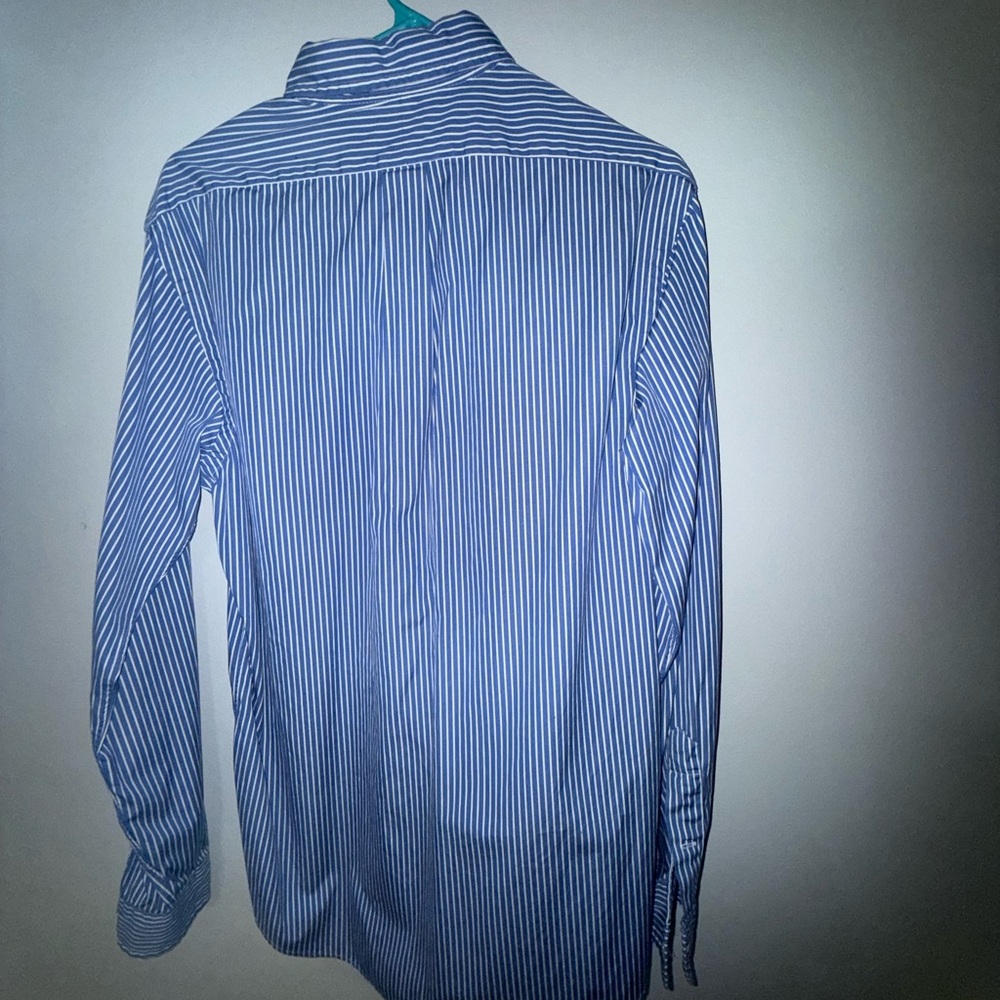 Men’s polo size medium